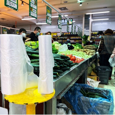 カスタマイズされた色 HDPE プラスチック食品包装袋 カスタマイズされた厚さのロールバッグ