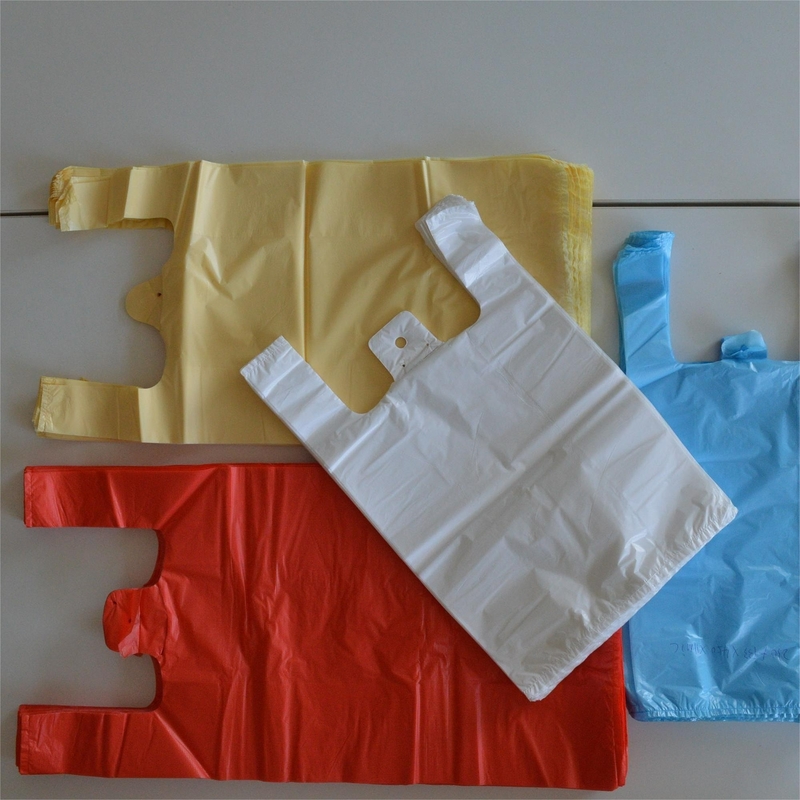 オーダーメイド ロゴ HDPE オフセット 印刷 黒/白/透明の出荷のためのTシャツバッグ